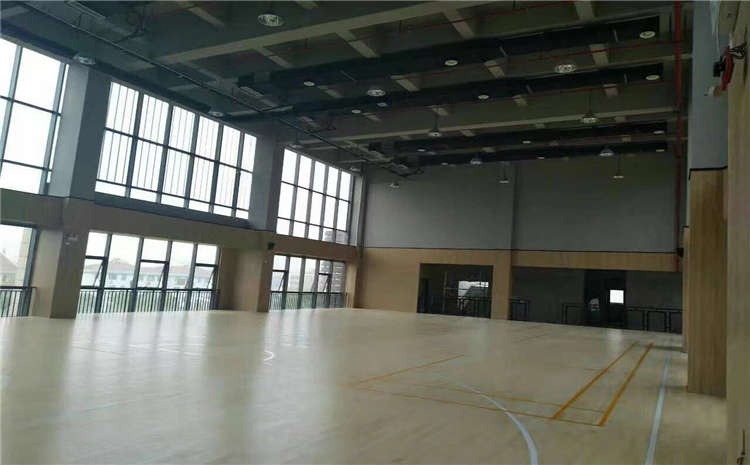 柞木羽毛球館木地板怎么保養(yǎng)？